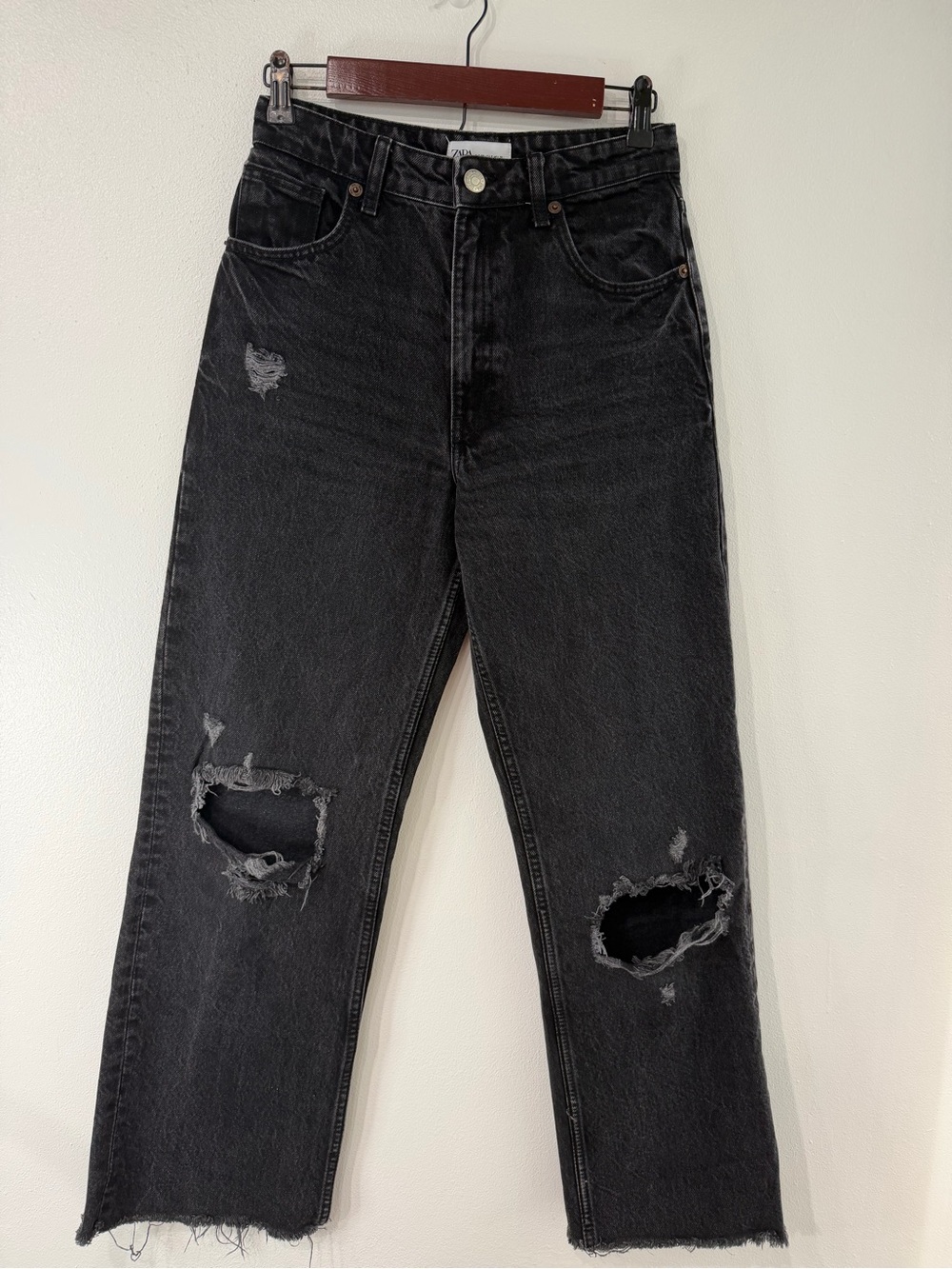• Zara High Waisted Distressed Straight Leg Jeans Black Size USA 6